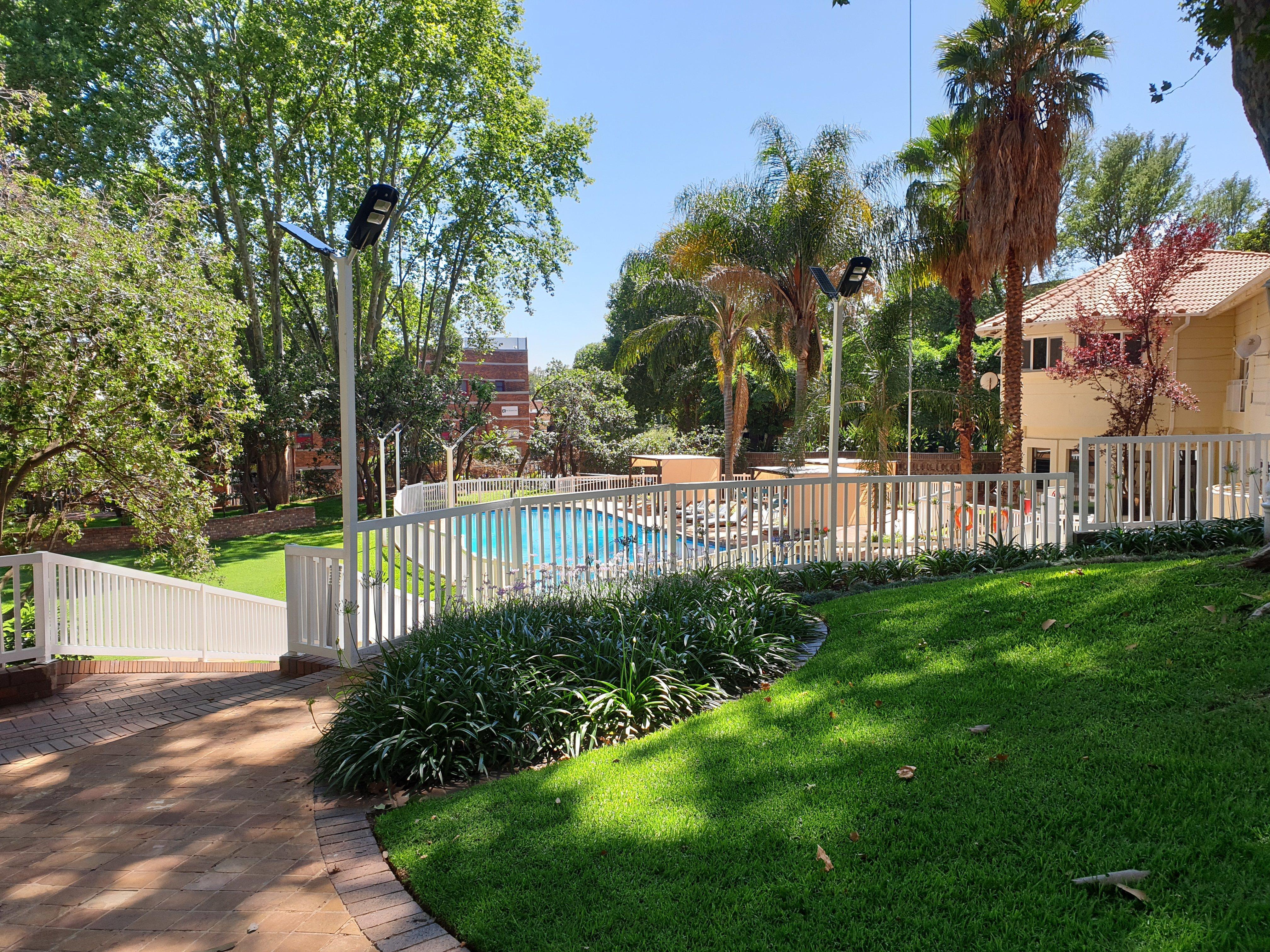 Holiday Inn - Johannesburg Sunnyside Park By Ihg Екстериор снимка