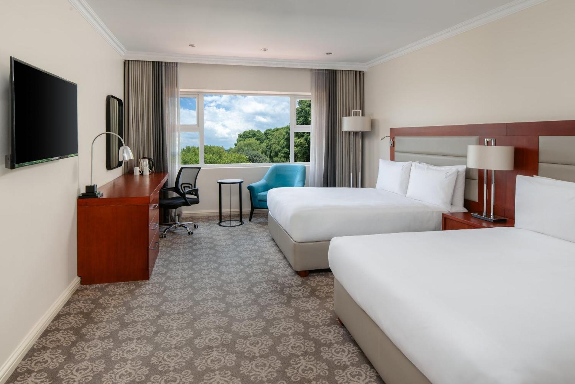 Holiday Inn - Johannesburg Sunnyside Park By Ihg Екстериор снимка