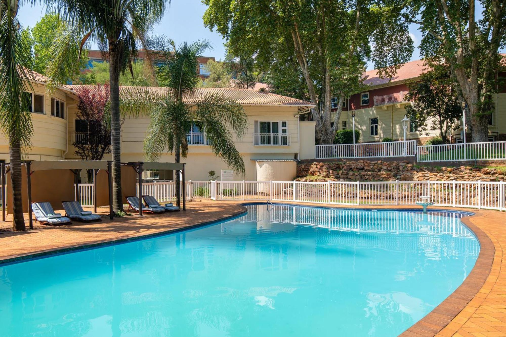 Holiday Inn - Johannesburg Sunnyside Park By Ihg Екстериор снимка