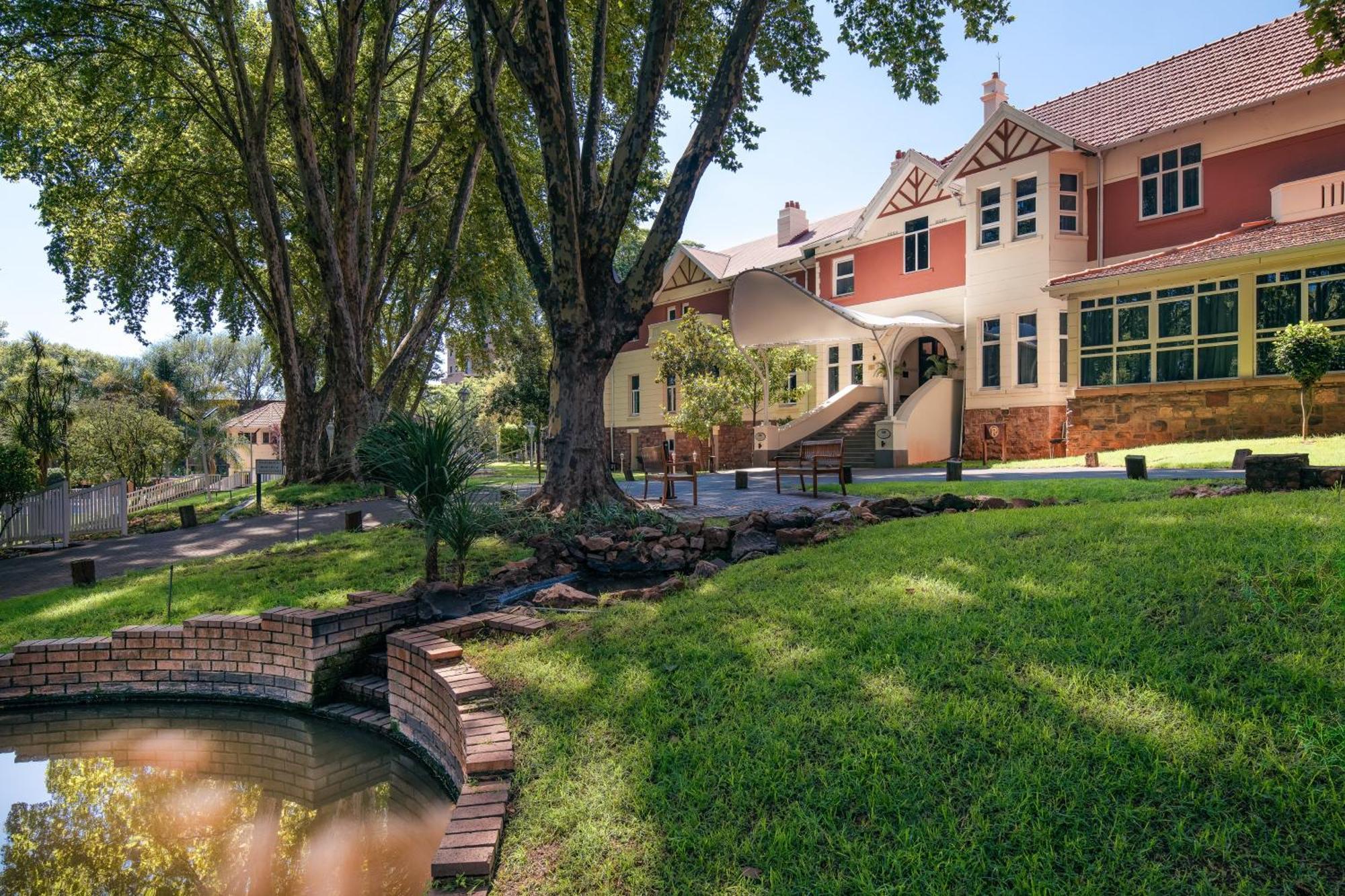 Holiday Inn - Johannesburg Sunnyside Park By Ihg Екстериор снимка