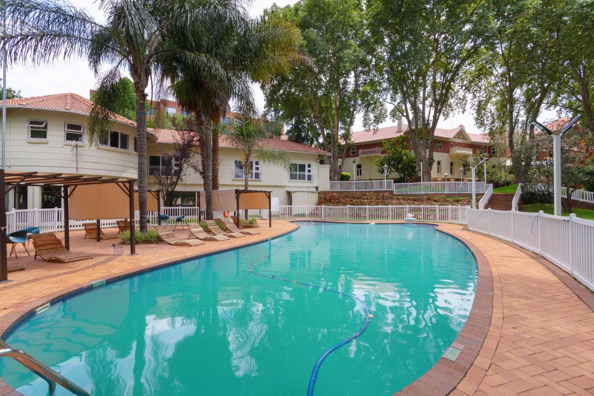 Holiday Inn - Johannesburg Sunnyside Park By Ihg Екстериор снимка