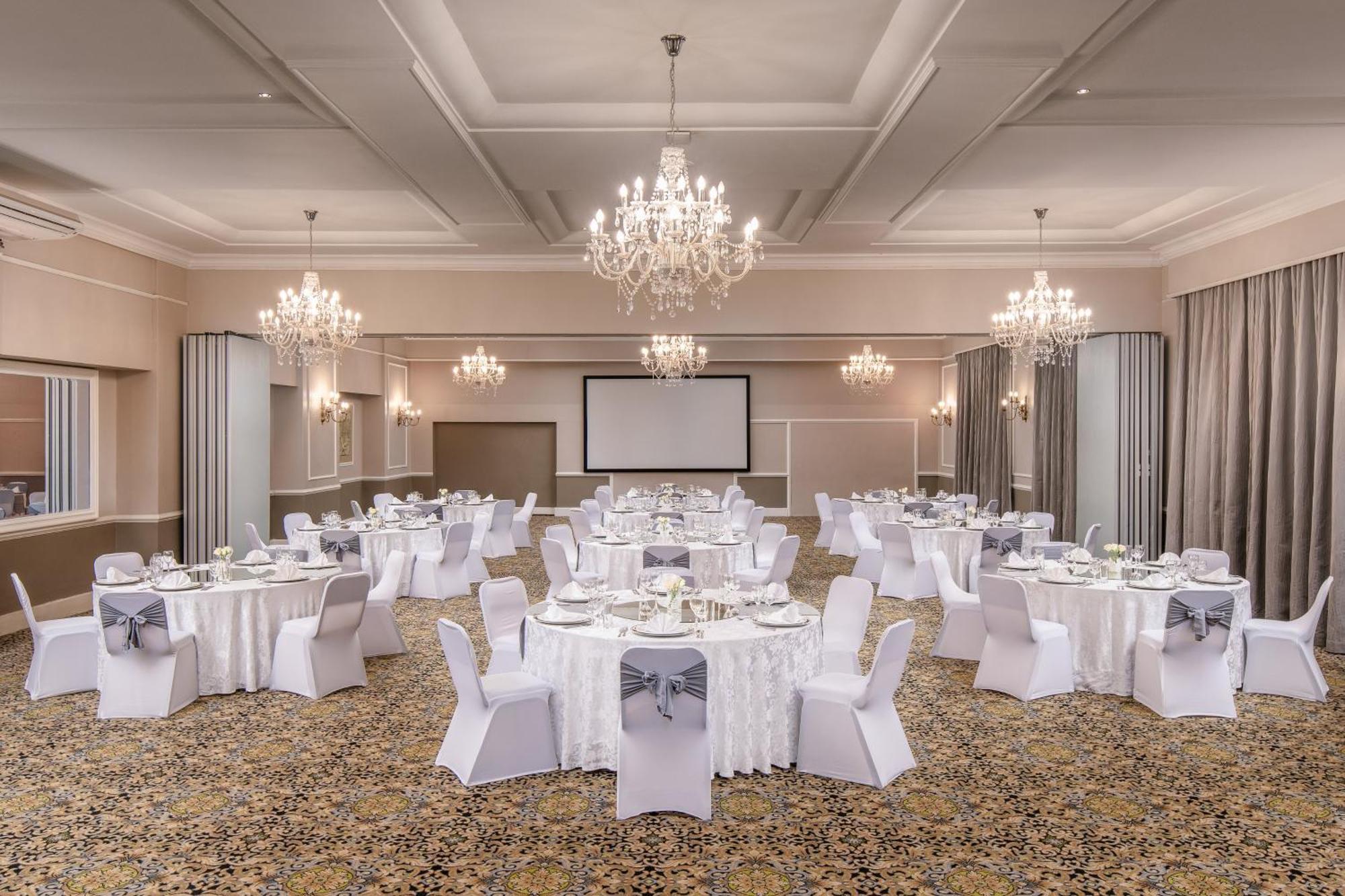 Holiday Inn - Johannesburg Sunnyside Park By Ihg Екстериор снимка