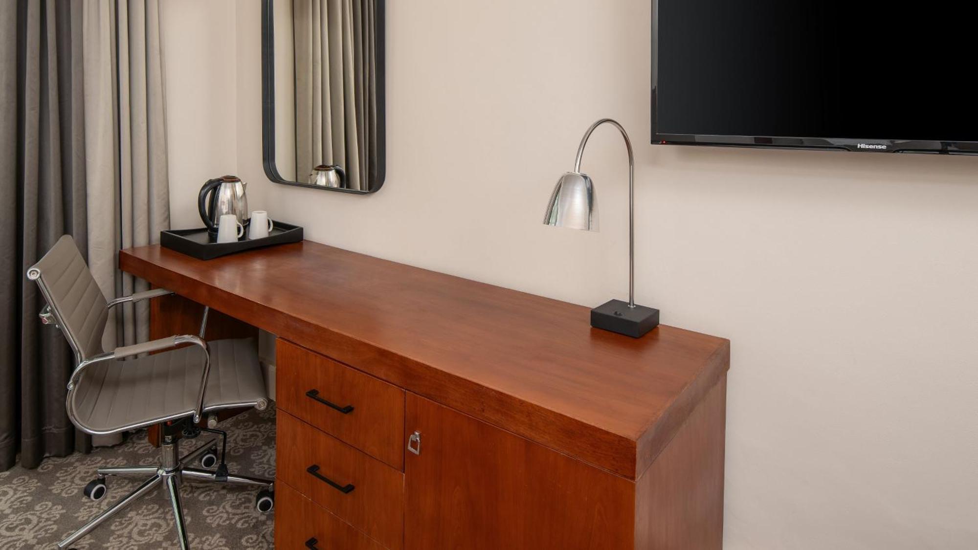 Holiday Inn - Johannesburg Sunnyside Park By Ihg Екстериор снимка