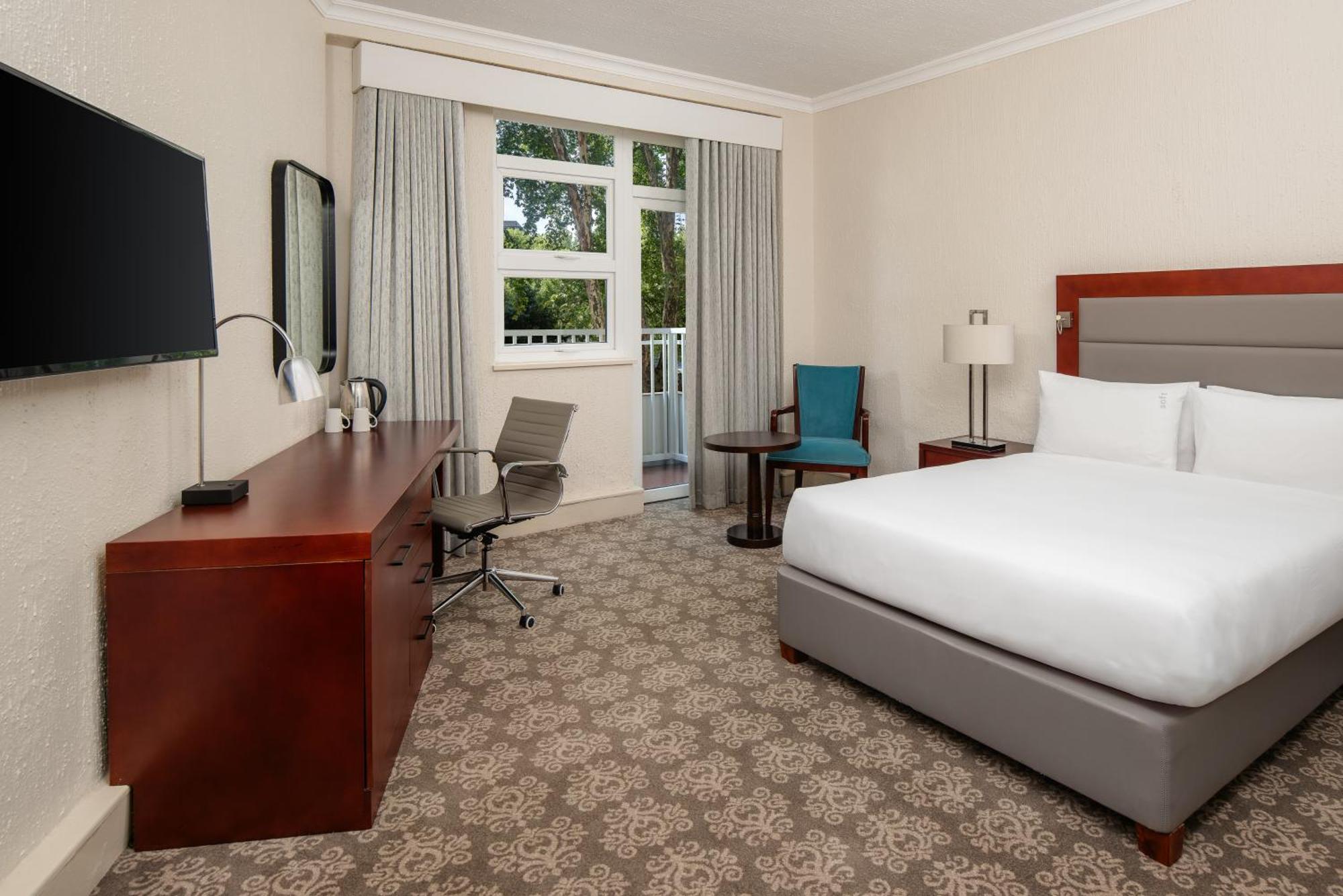Holiday Inn - Johannesburg Sunnyside Park By Ihg Екстериор снимка