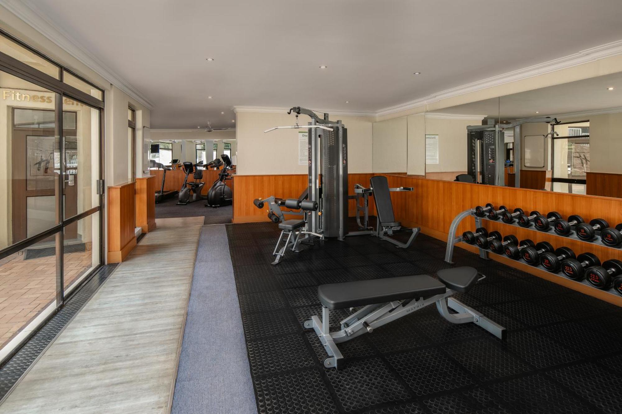 Holiday Inn - Johannesburg Sunnyside Park By Ihg Екстериор снимка
