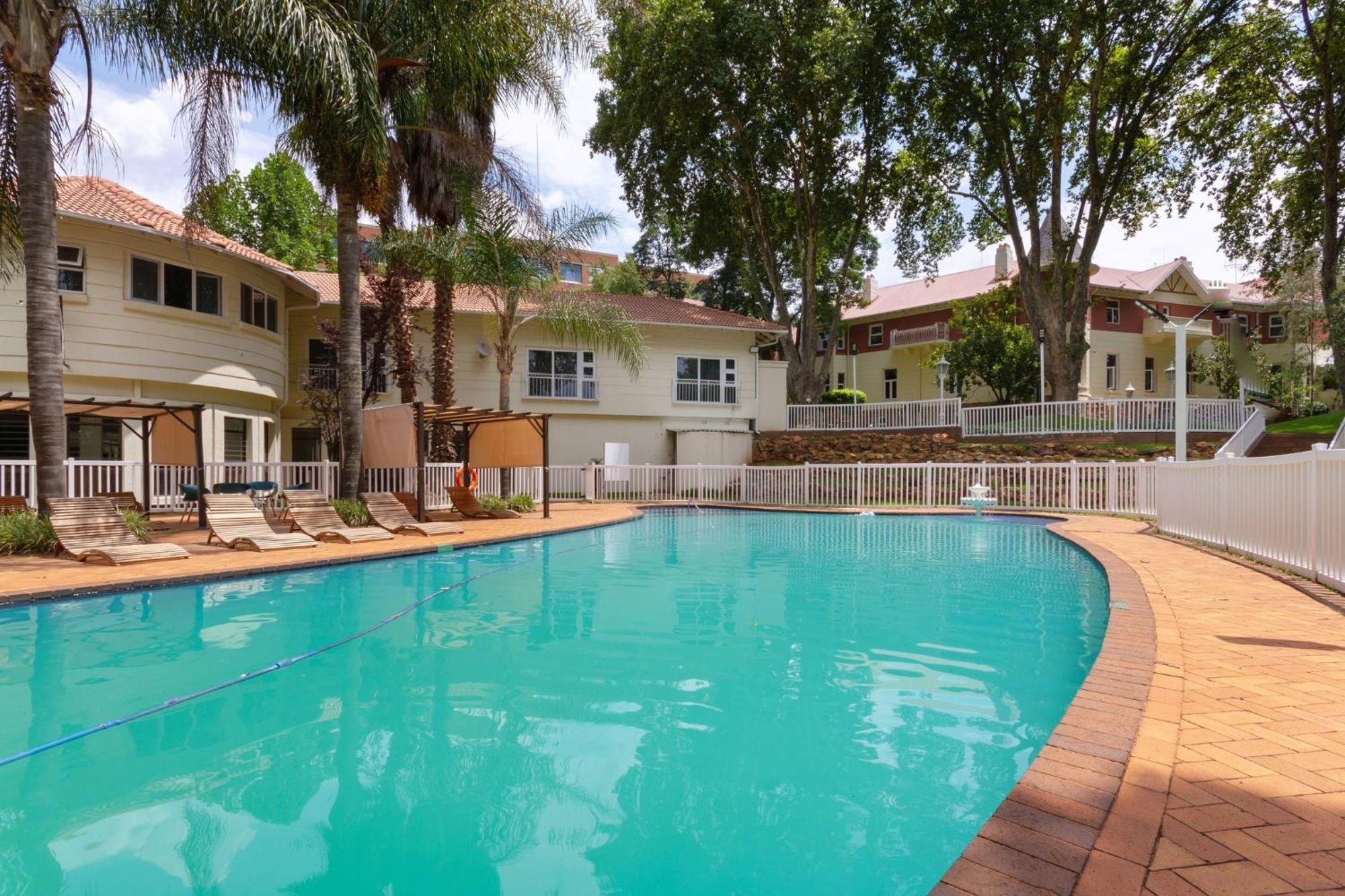 Holiday Inn - Johannesburg Sunnyside Park By Ihg Екстериор снимка