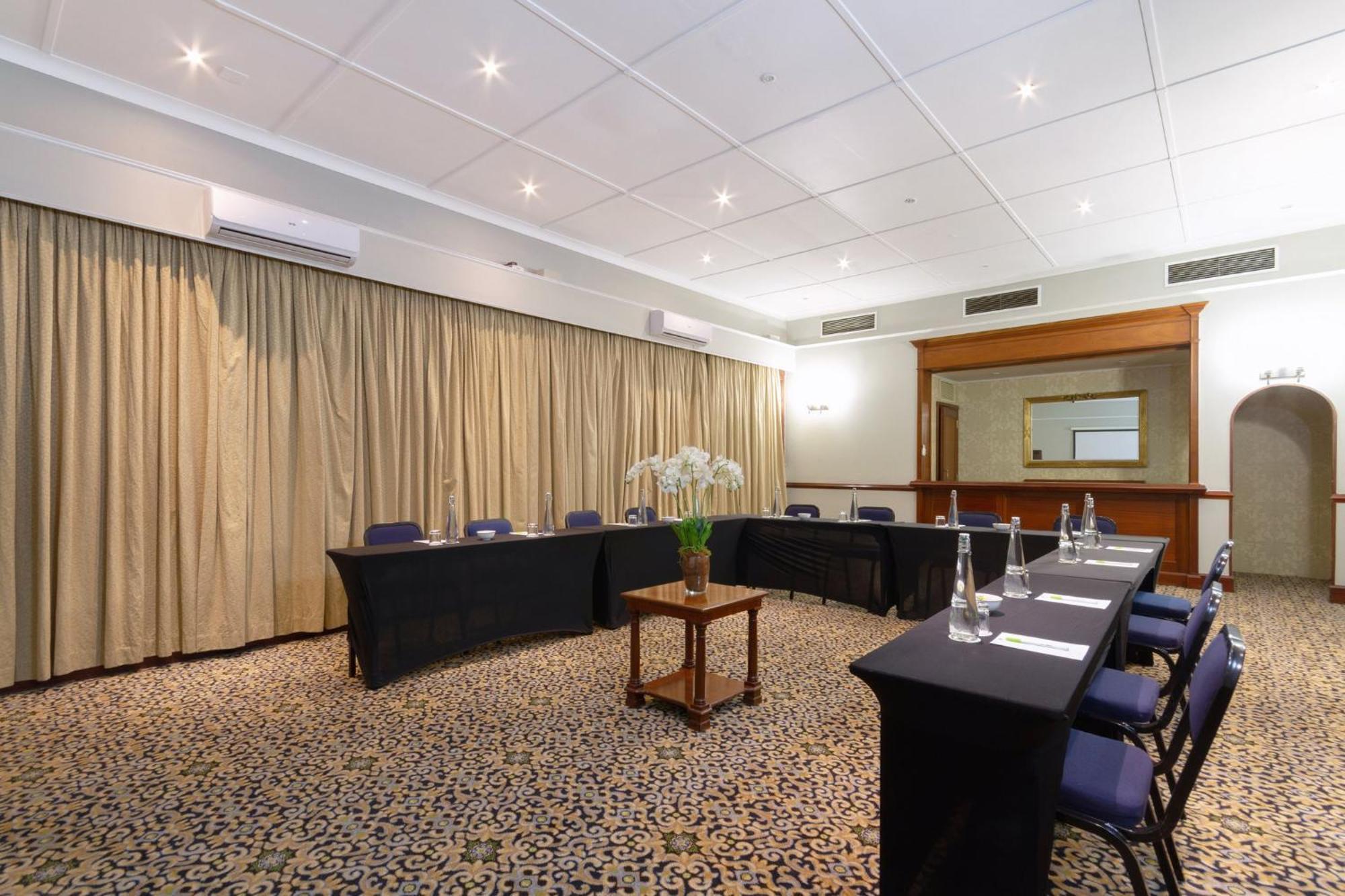 Holiday Inn - Johannesburg Sunnyside Park By Ihg Екстериор снимка